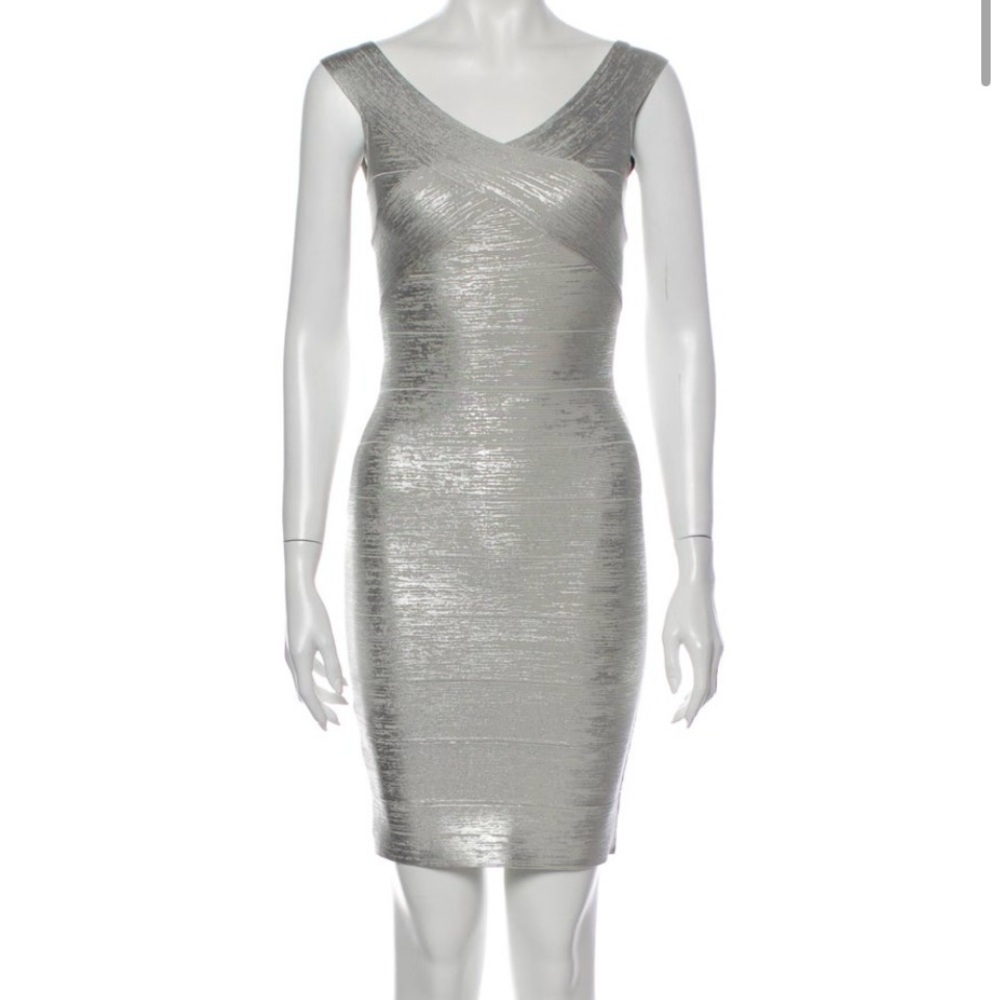 Herve Leger
Criss Mini Dress w/ lags
Size: S